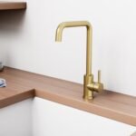 Grifo de cocina oro cepillado PVD NOAH - Imagen 2